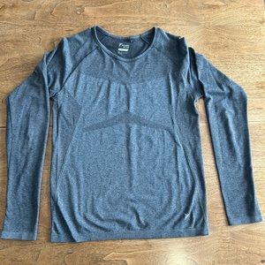 Old Navy Active long sleeve - grey, large